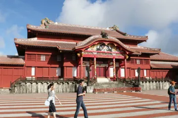 Hrad Šuri, japonská památka UNESCO, z velké části lehl popelem