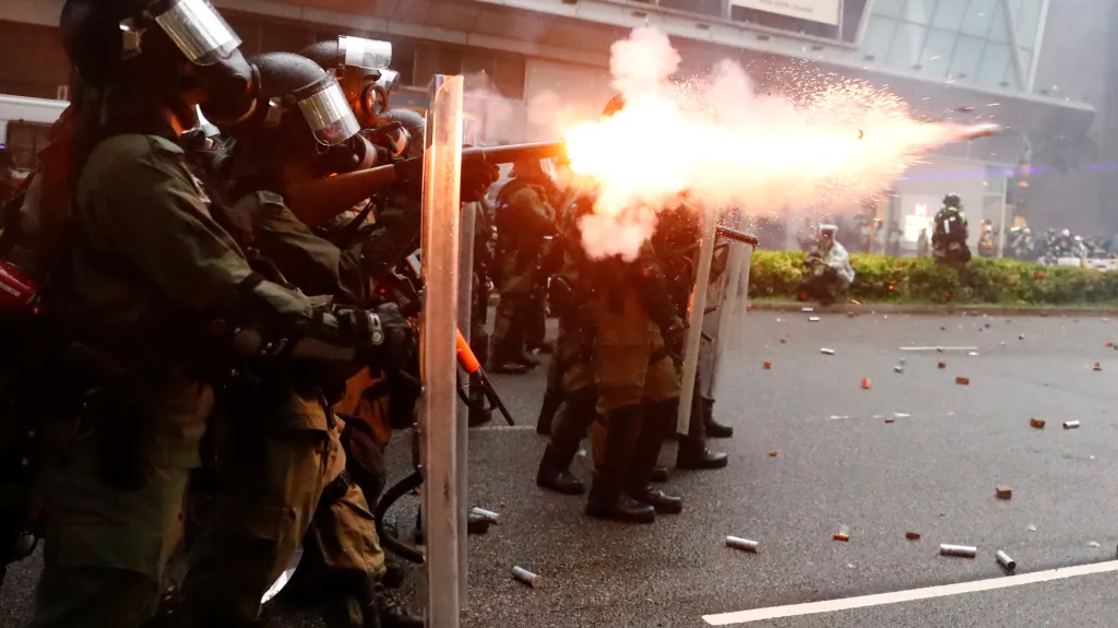 Protest v Hongkongu se opět změnil v potyčky s policií