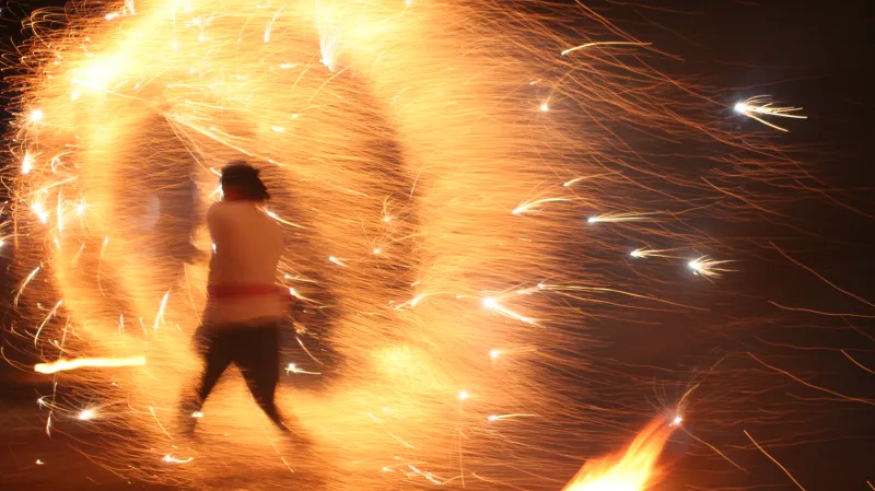 V programu Večera pro klášter Chotěšov je také show s ohni