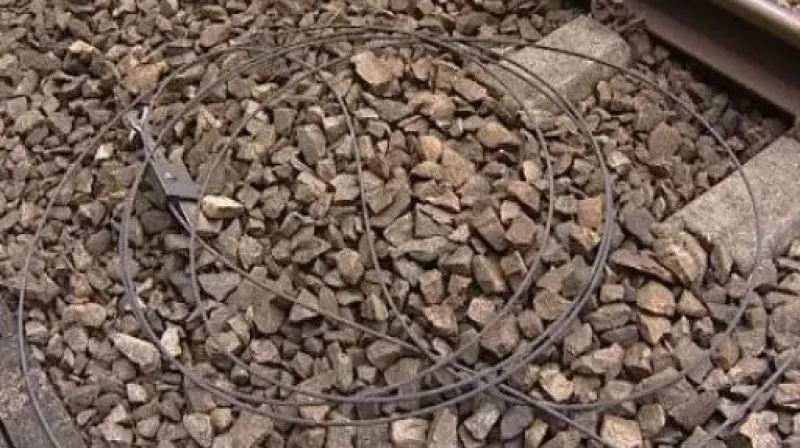 Odklízení škod na dráze u Adamova