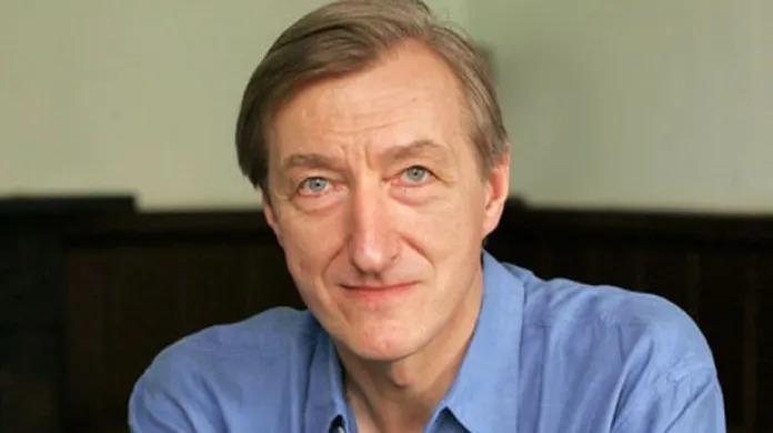 Nominovaný spisovatel na Man Brookovu cenu 2011 Julian Barnes