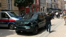 Ve Štýrském Hradci najelo auto do davu