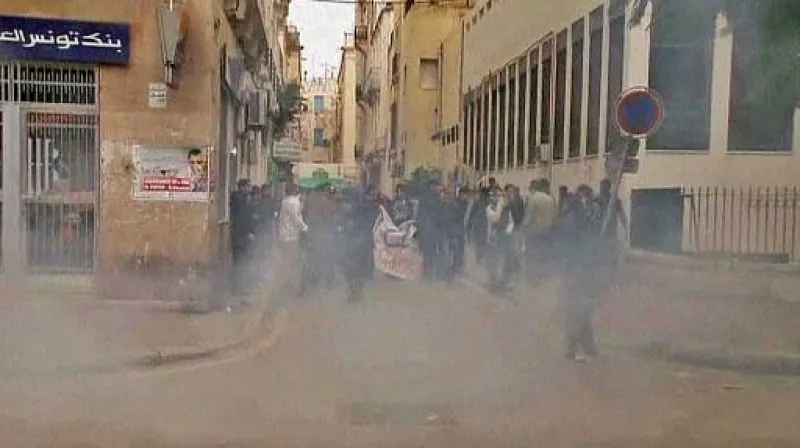 Narychlo slepená vláda klid Tunisku nepřinesla