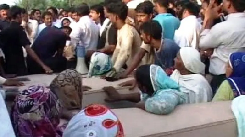 Pohřeb obětí útoku na křesťany v Pákistánu
