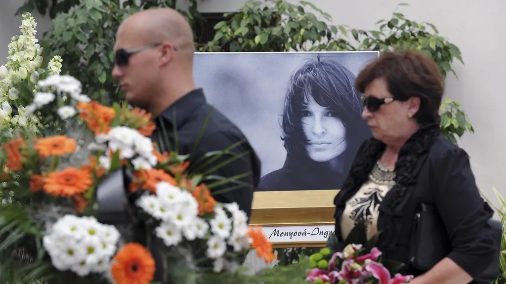 Poslední rozloučení se Simonou Monyovou