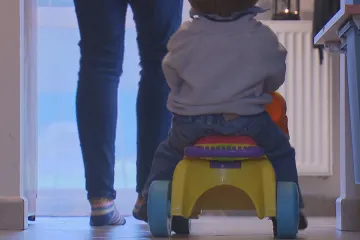 Odebírání dětí z rodin se nedaří omezit. Problémem je nedostupné bydlení a málo preventivních programů