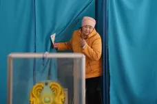 Parlamentní volby v Kazachstánu vyhrála podle odhadů vládní strana