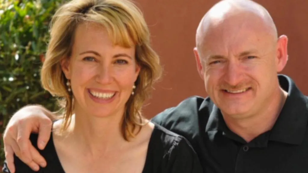 Gabrielle Giffordsová a Mark Kelly