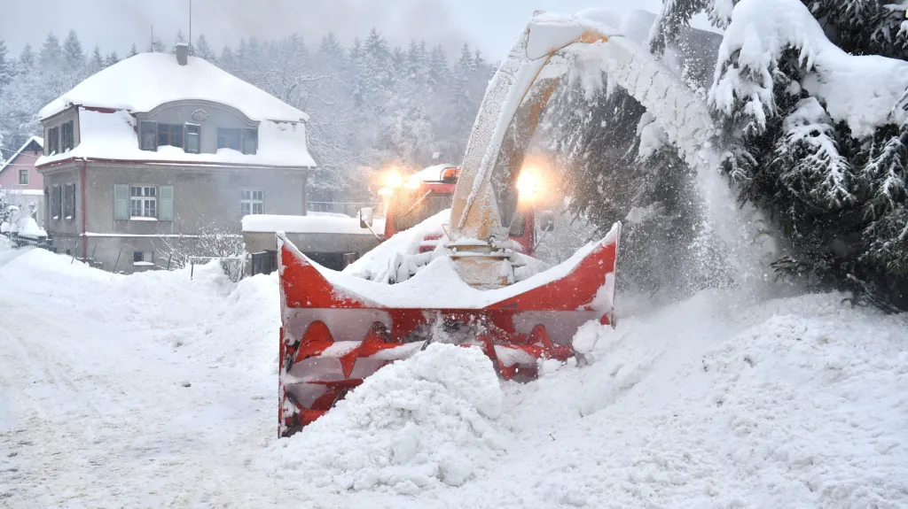 Odklízení sněhu z ulic Jablonce nad Nisou 16. ledna