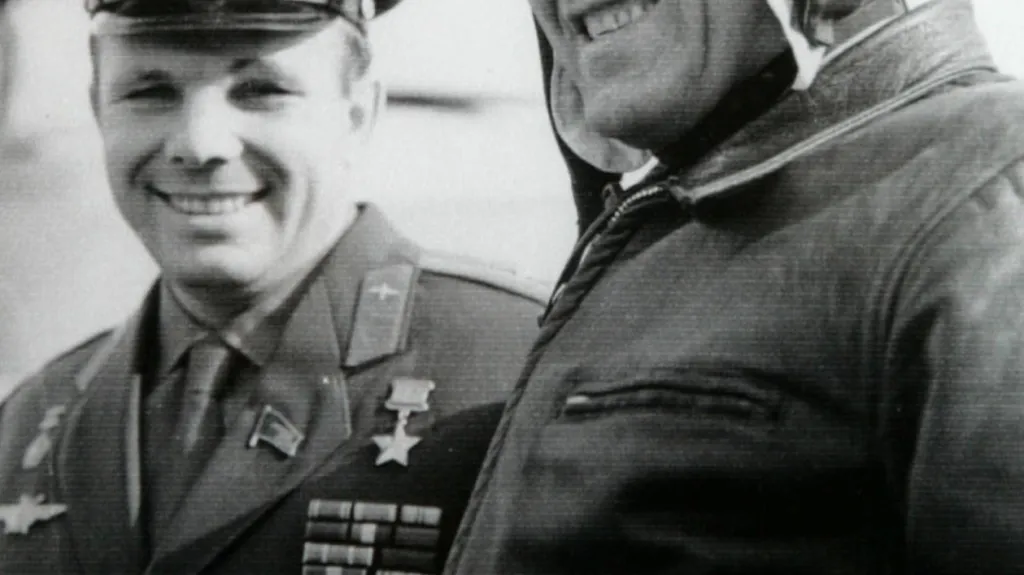 Vlevo Gagarin, vpravo Komarov