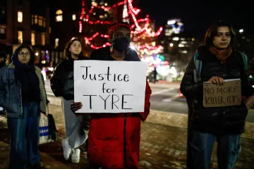 Policie v Memphisu propustila dalšího důstojníka, který se podílel na smrti Nicholse