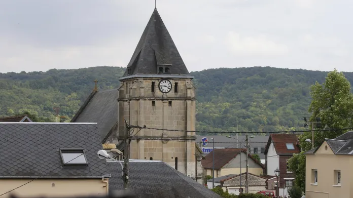 Věž kostela v Saint-Étienne du Rouvray