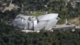 Budova multifunkčního kulturního střediska Fondation Louis Vuitton v Paříži