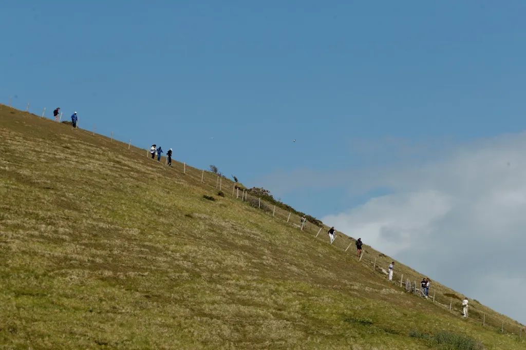 Pobřeží v jižní části Anglie Jurassic Coast navštěvuje v době koronavirových opatření více turistů
