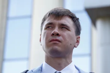 Spolupracovnice Navalného Faťjanovová a advokát Smirnov utekli před pronásledováním z Ruska