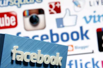 Politika na Facebooku? Baví hlavně muže