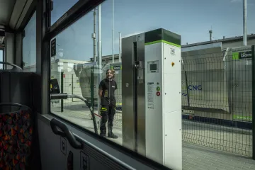 V Liberci otevřeli stanici CNG pro městské autobusy. Pro plyn už nemusí do Jablonce