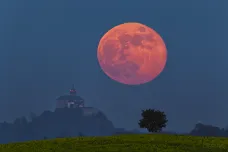 V noci nastane polostínové zatmění, Měsíc bude trochu „začouzený“