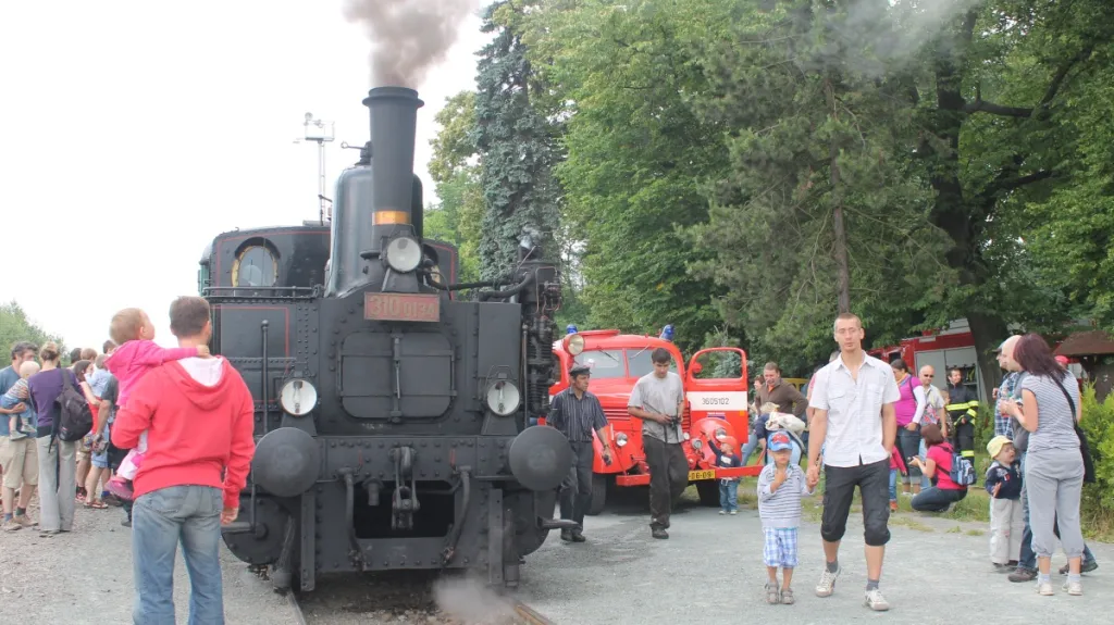 Prázdninový parní vlak z výtopny Jaroměř