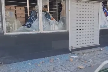 V íránském Záhedánu vypukly další protesty. Policie zadržela desítky lidí