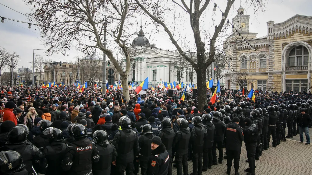Bezpečnostní složky dohlížejí na protivládní protest v Moldavsku