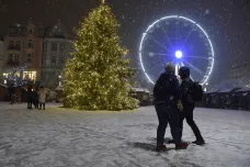 Vandalové ničí vánoční výzdobu v Ostravě více než loni, na „místo činu“ se i vracejí