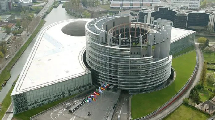 Zeman promluví ve Štrasburku. Co čekají europoslanci?