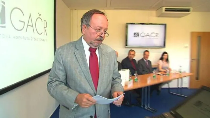 Petr Matějů skončil v čele Grantové agentury