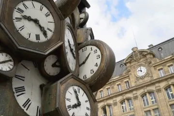 Střídání času už úspory energie nepřináší. Podle vědců navíc organismu prospívá pravidelnost