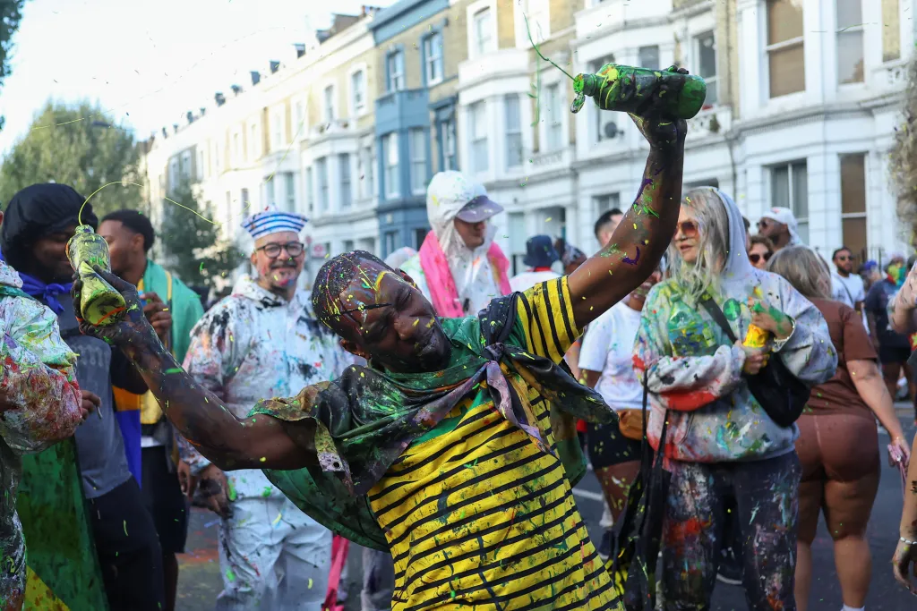 Karneval v londýnské čtvrti Notting Hill