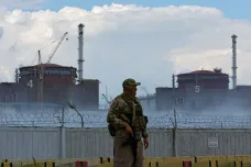 Ostřelování Záporožské jaderné elektrárny téměř ustalo, boje znovu propukly v Sumské oblasti