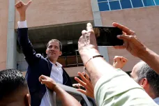 Guaidó se vrátil do Venezuely. Chce jednat se zástupci všech významných odborů