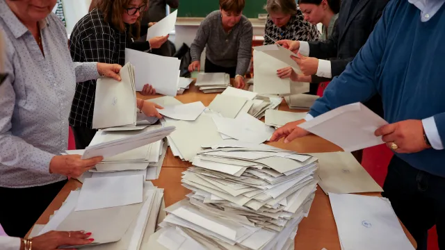 Rok 2026 v Česku: Nová vláda, obecní volby i změny v zápisech prvňáčků