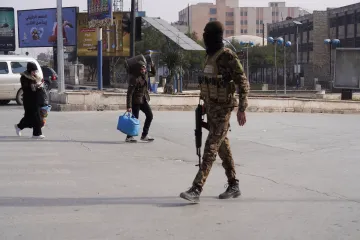 Armáda ostřeluje kurdské čtvrti v Aleppu, tisíce Syřanů prchají