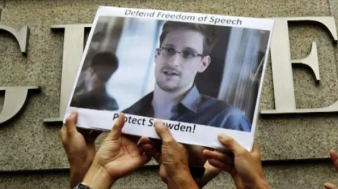Snowdenovi nabídly azyl hned dvě země