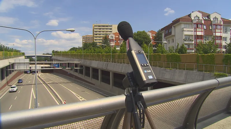 Měření hluku u Královopolského tunelu v Brně