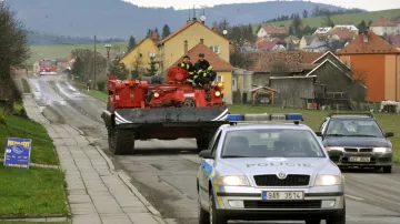 Obrněný tank s pyrotechniky