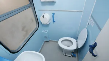 Toaleta ve vagonu první třídy