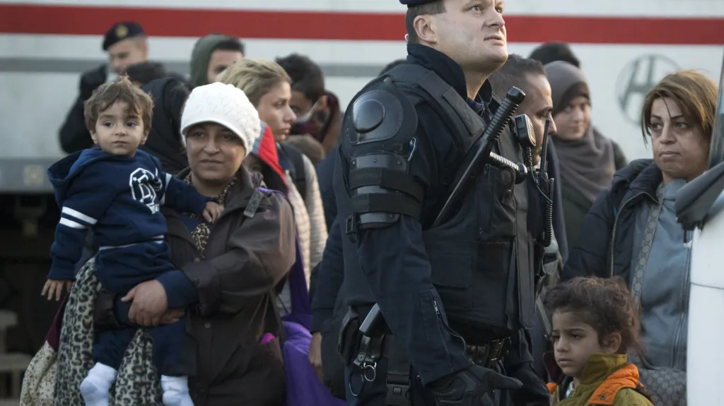 Uprchlíci na nádraží v Chorvatsku