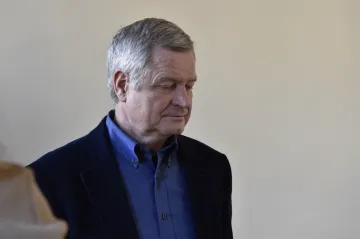 Zemek starší se dohodl na trestu za solární podvod. Soud schválil podmínku a zaplacení osmi milionů korun