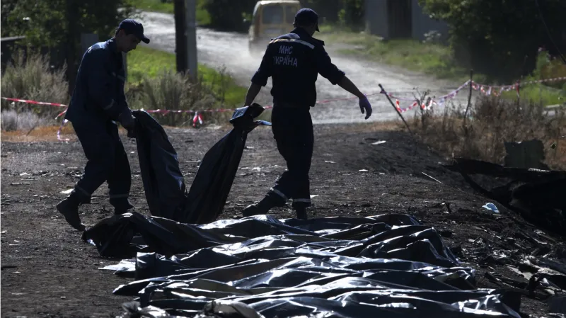 Pátrání po obětech v troskách letadla