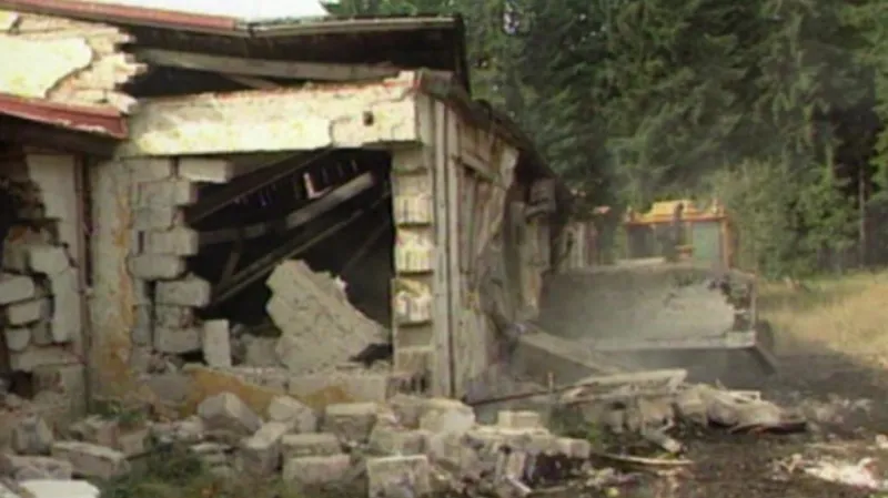 Bývalá rota Javoří pila - demolice