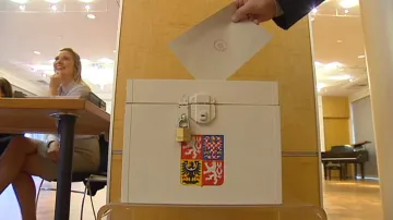 Volební urna na velvyslanectví v USA