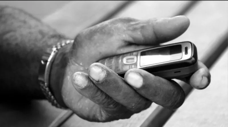 Neslyšící mohou poslat hasičům na tísňovou linku SMS