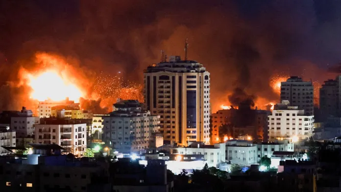Izrael po útoku Hamásu ostřeluje Gazu