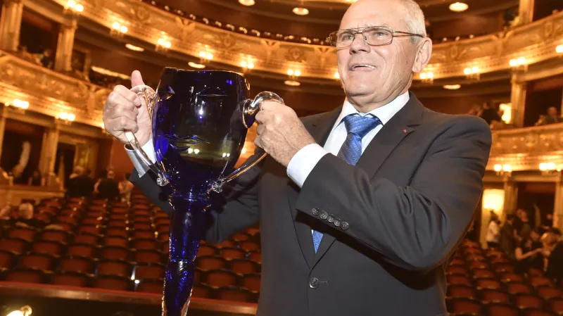 Milan Kňažko převzal Thálii za roli Jona ve hře Shylock od Marka Leirena-Younga