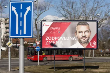 Ostrá debata před volbami. „Hrozí nám chaos, nestabilita, amatérismus,“ varuje Pellegrini