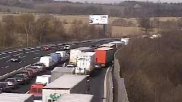 Kolona před nehodou na D1