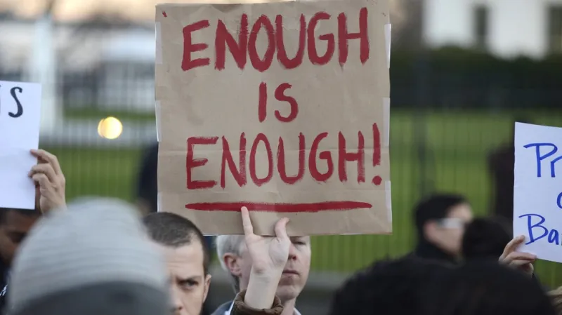 V USA roste odpor vůči zbraním