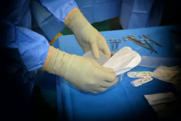 Gynekologické operace i bez řezů do břicha. Lékaři rozšiřují šetrnější postupy